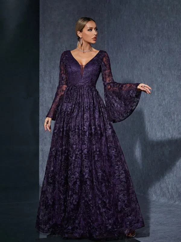V-neck embroidered lace sleeves high-end dress